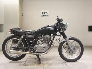 Yamaha SR400
