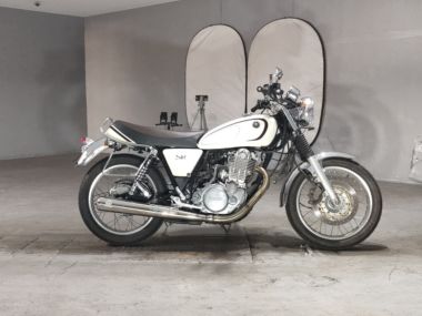 Yamaha SR400