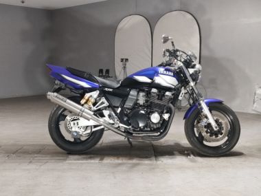 Yamaha XJR400R