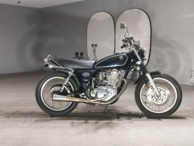 Yamaha SR400