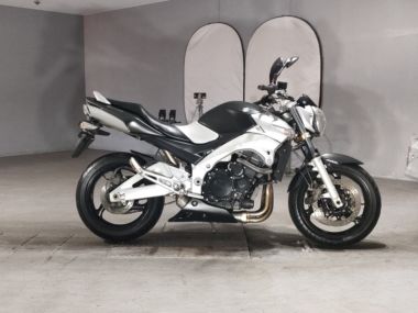 Suzuki GSR400