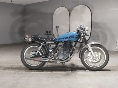 Yamaha SR400