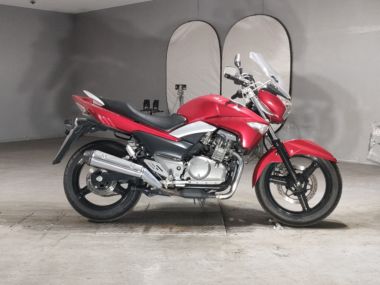 Suzuki GSR250