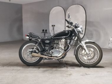 Yamaha SR400