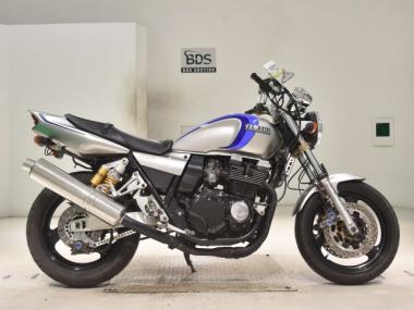 Yamaha XJR400R