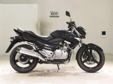 Suzuki GSR250