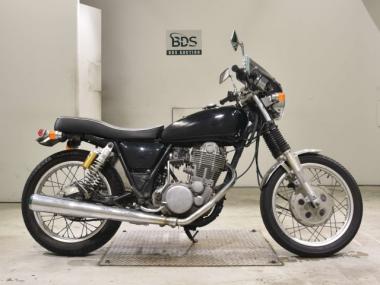 Yamaha SR400