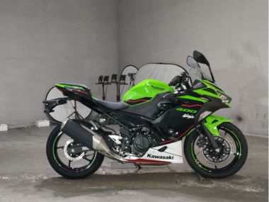 Kawasaki Ninja400