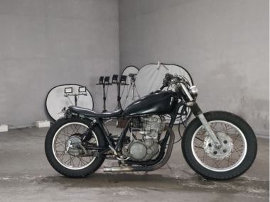 Yamaha SR400