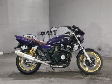 Yamaha XJR400R