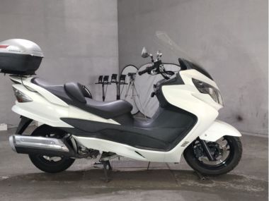Suzuki Skywave 250s