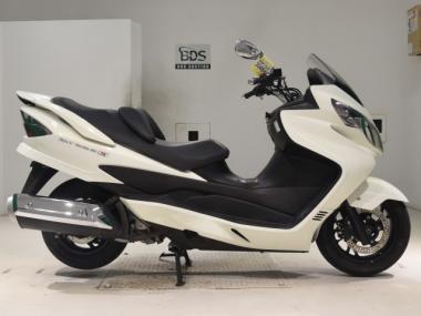 Suzuki Skywave 250s