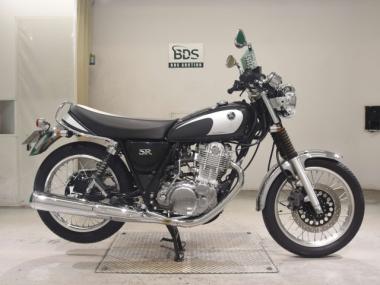 Yamaha SR400