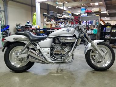 Yamaha XJR1300