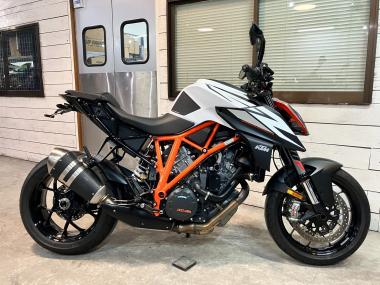 Suzuki GSR250F