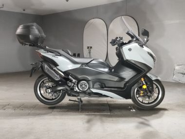 Yamaha T-MAX560