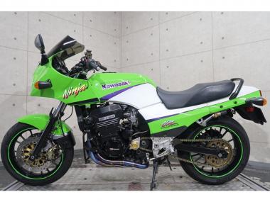 Kawasaki GPZ900R