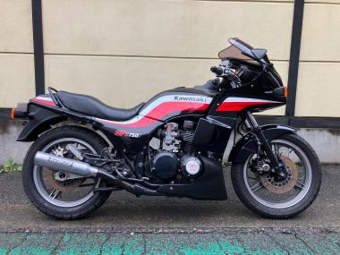 Kawasaki GPZ750F