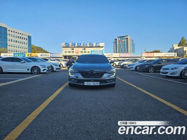 Renault SM6 2016