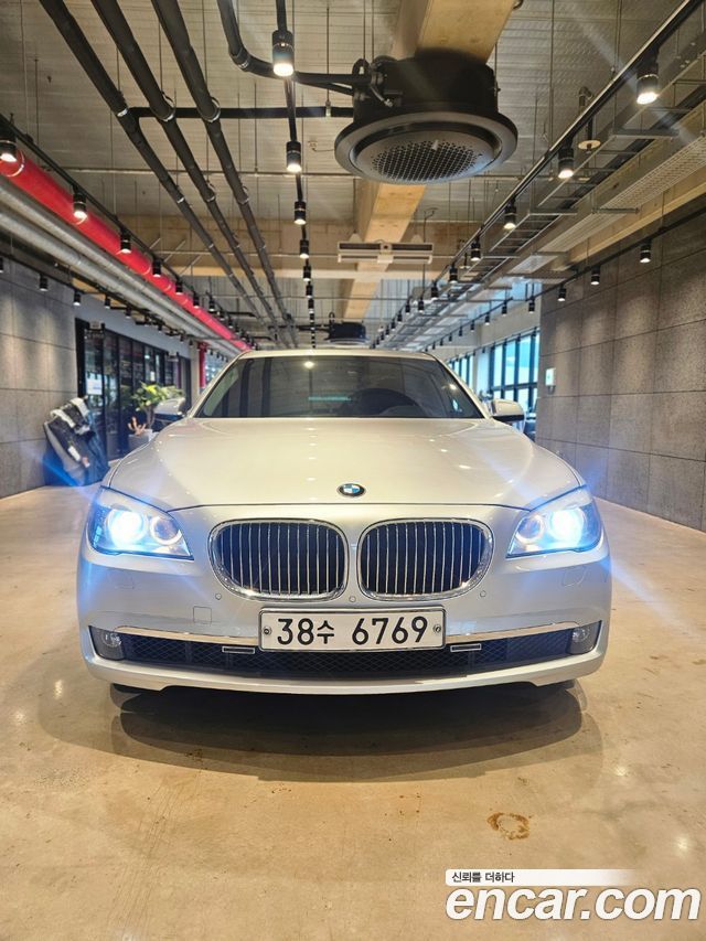 BMW 7-Series 2011