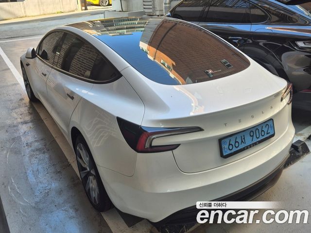 Tesla Model 3 2024