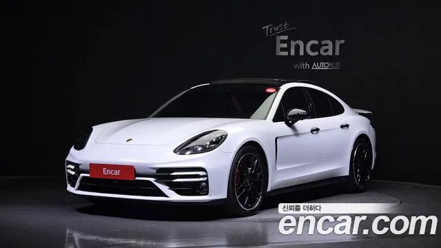 Porsche Panamera 2021