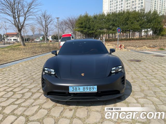 Porsche Taycan 2024