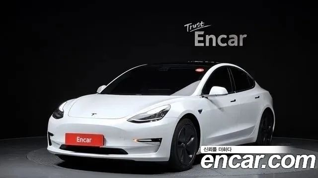 Tesla Model 3 2020