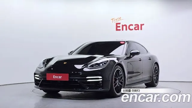 Porsche Panamera 2023