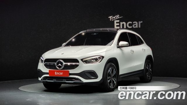Mercedes-Benz GLA-Class 2021