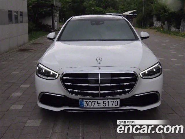 Mercedes-Benz S-Class 2025