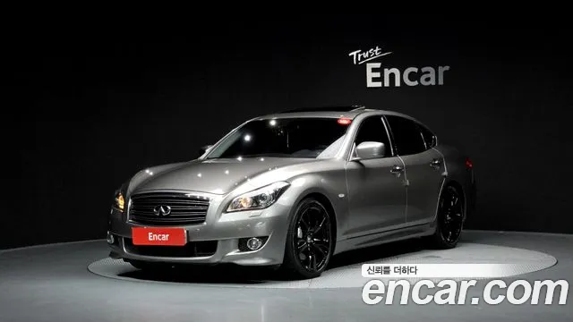 Infiniti M 2011