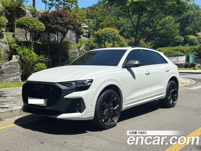 Audi RSQ8 2025