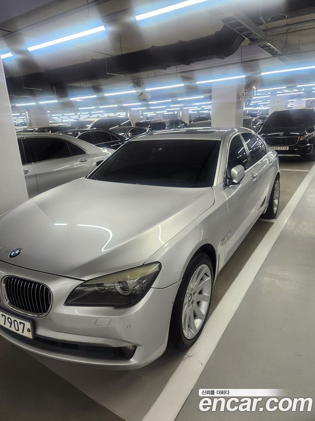 BMW 7-Series 2011