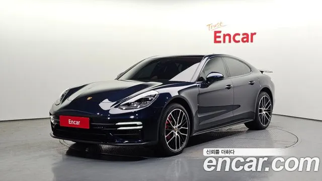 Porsche Panamera 2021