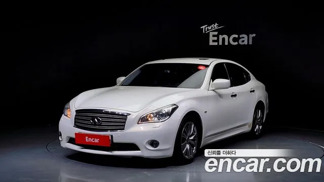 Infiniti M 2011