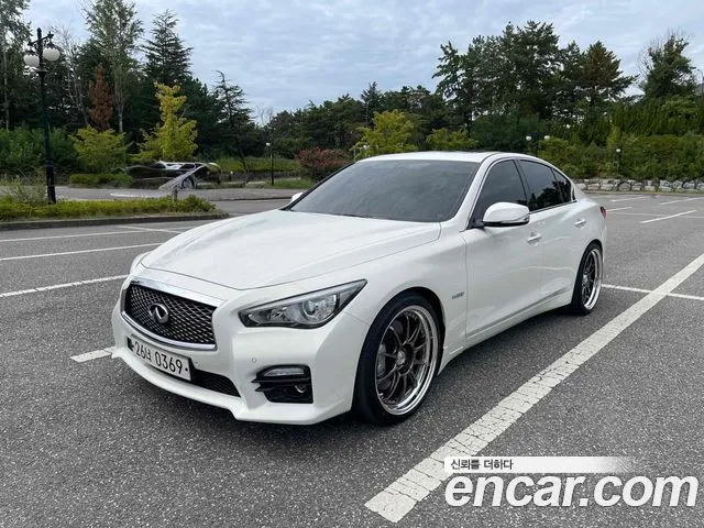 Infiniti Q50 2015