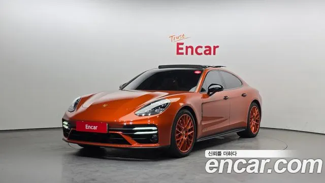 Porsche Panamera 2021