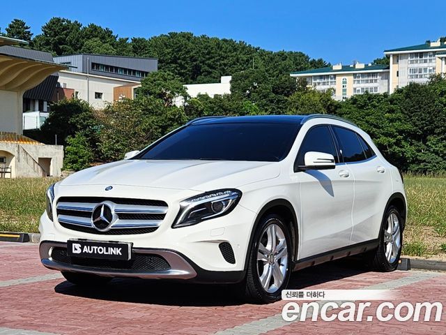 Mercedes-Benz GLA-Class 2015
