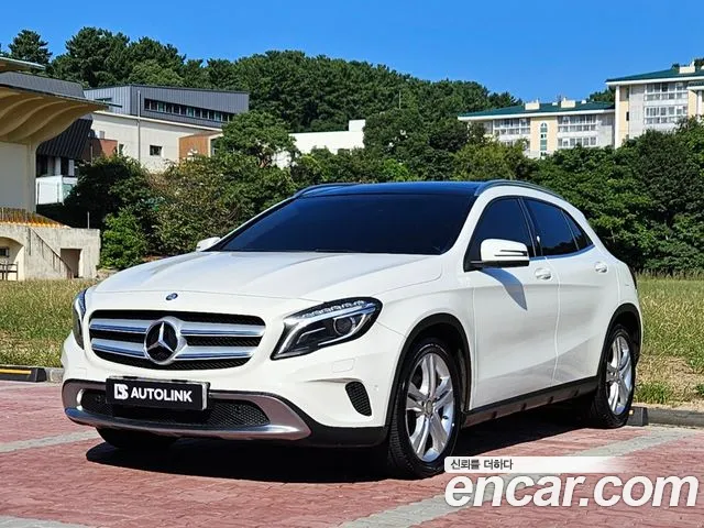Mercedes-Benz GLA-Class 2015