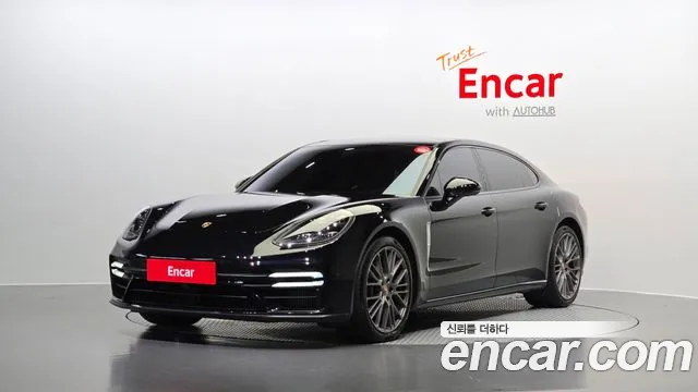 Porsche Panamera 2021