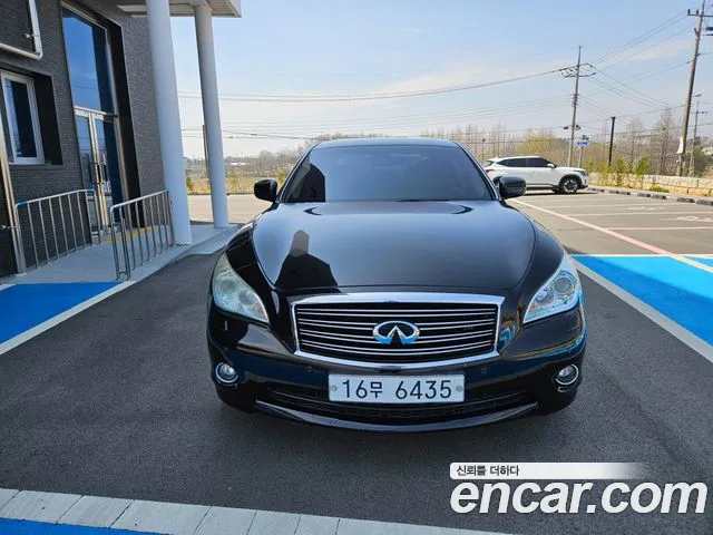 Infiniti M 2013