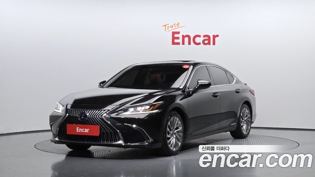 Lexus ES 2020