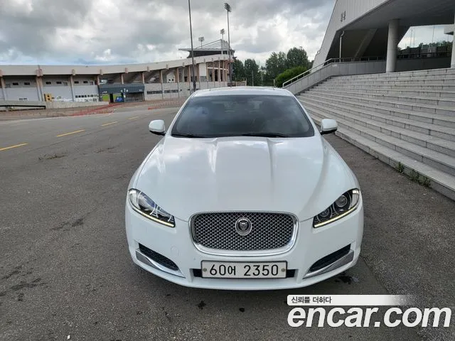 Jaguar XF 2013