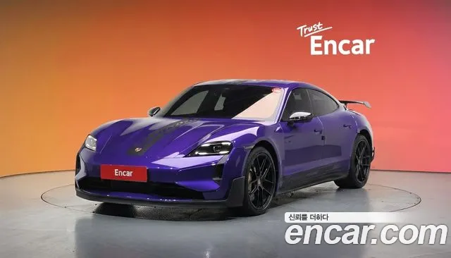Porsche Taycan 2025