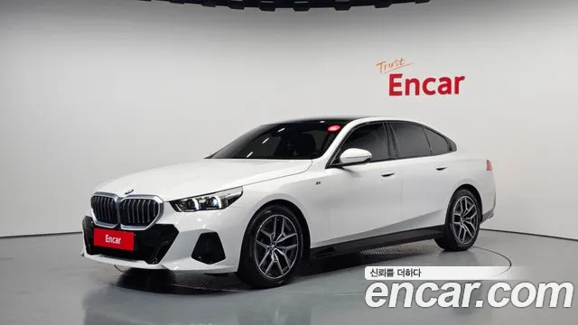 BMW 5-Series 2023