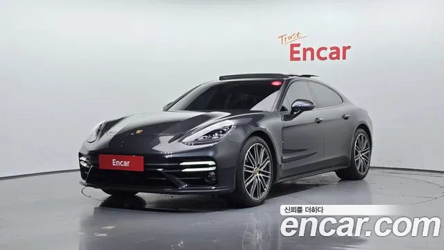 Porsche Panamera 2021