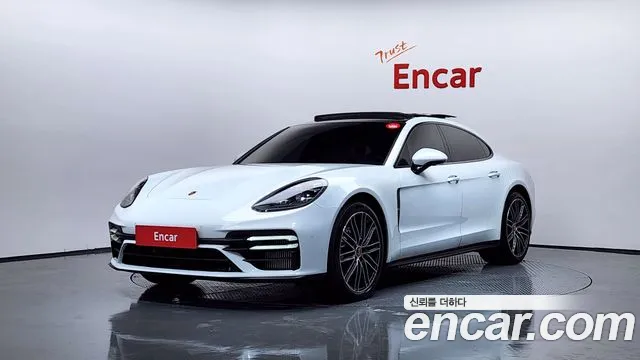 Porsche Panamera 2023