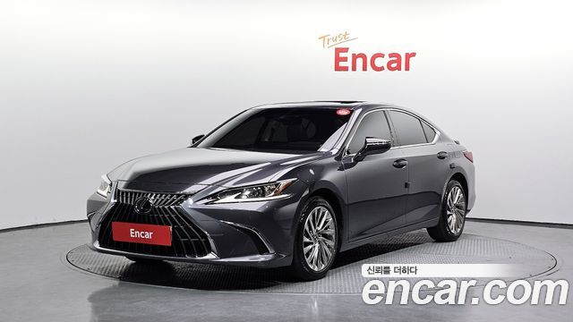 Lexus ES 2023