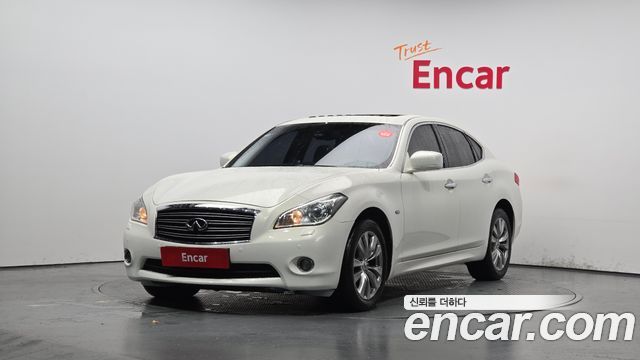 Infiniti M 2013